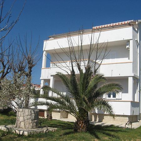 Apartments Frane-20M From Beach Barbat na Rabu Екстериор снимка