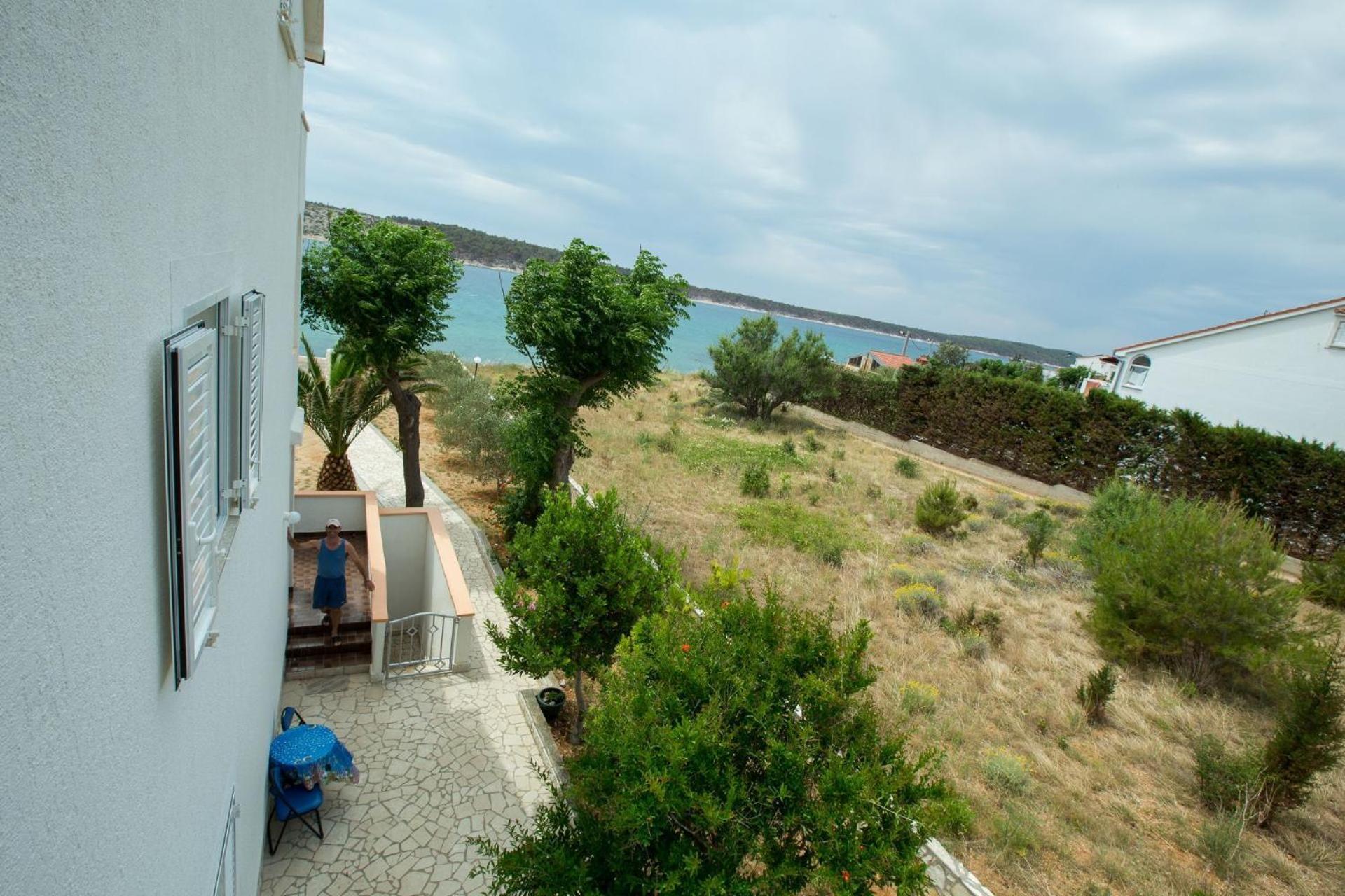 Apartments Frane-20M From Beach Barbat na Rabu Екстериор снимка