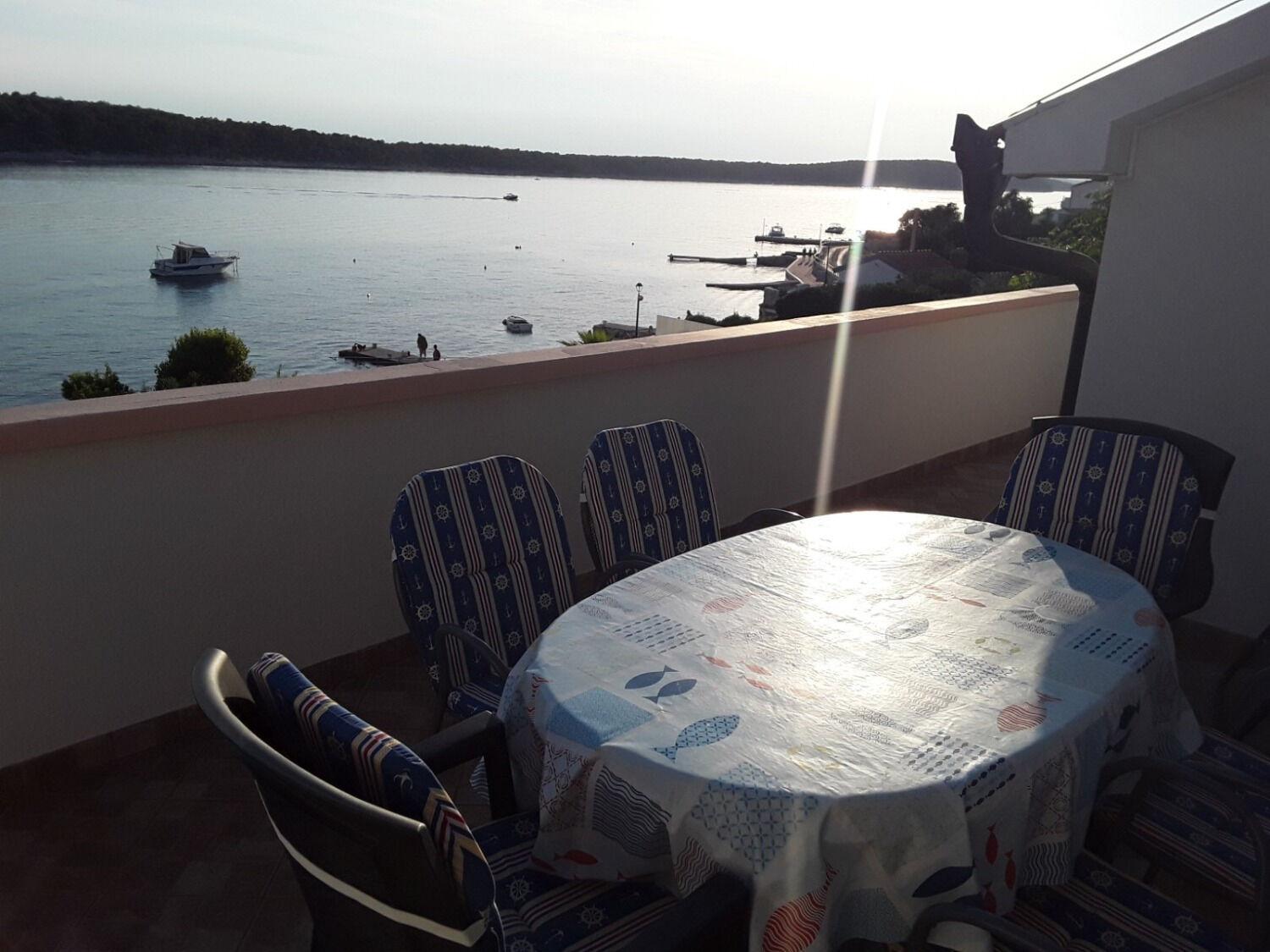 Apartments Frane-20M From Beach Barbat na Rabu Екстериор снимка